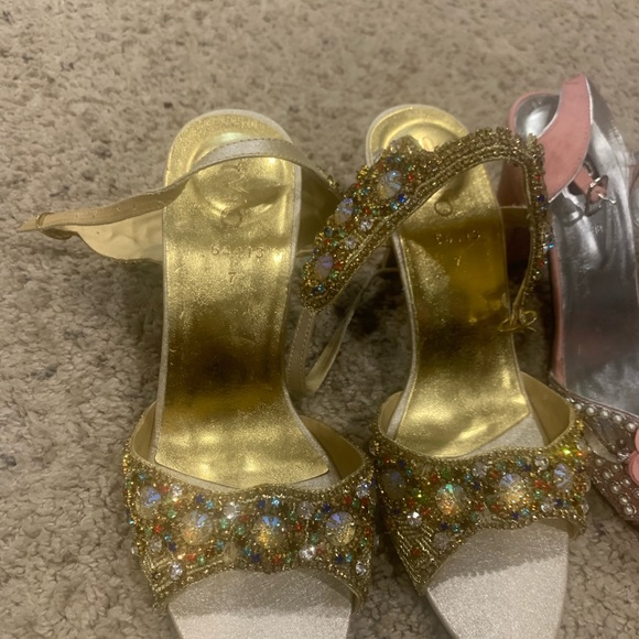 Women 4 pair shoes - Picture 5 of 7